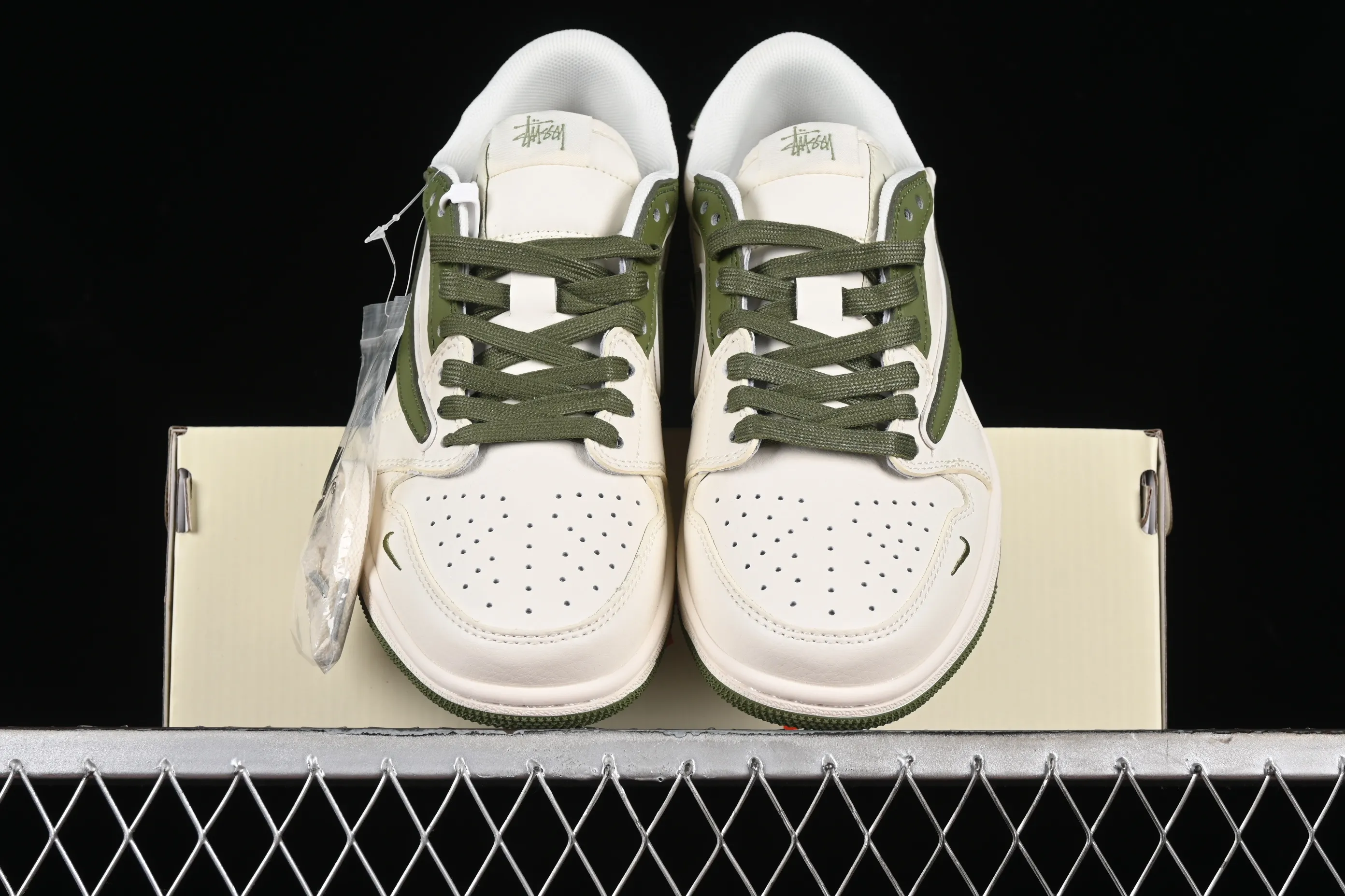 All Categories Air Jordan Jordan Series Basketball Shoes Air Jordan 1 Low High-end Customized Low-top Shoes Travis Scott x Fragment Design x Air Jordan 1 Low OG SP AJ1 Joe 1 Stussi Joint-Beige Army Green Low-top Cultural Casual Shoes DM6688-602